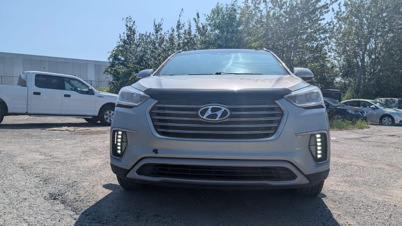 2017 Hyundai Santa Fe dashboard view